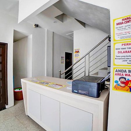 Oyo 91211 Mega Comfort Guest House Medan Dış mekan fotoğraf