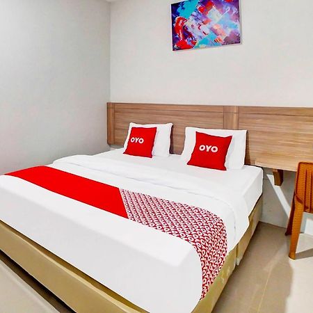 Oyo 91211 Mega Comfort Guest House Medan Dış mekan fotoğraf