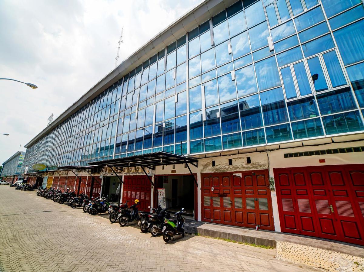 Oyo 91211 Mega Comfort Guest House Medan Dış mekan fotoğraf
