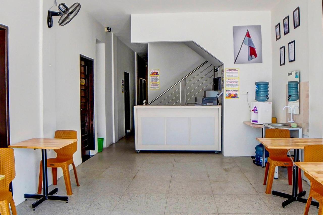Oyo 91211 Mega Comfort Guest House Medan Dış mekan fotoğraf