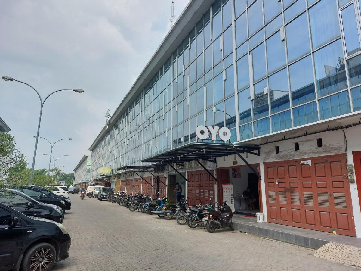 Oyo 91211 Mega Comfort Guest House Medan Dış mekan fotoğraf