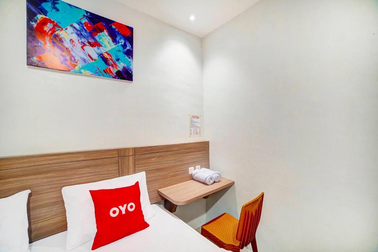 Oyo 91211 Mega Comfort Guest House Medan Dış mekan fotoğraf