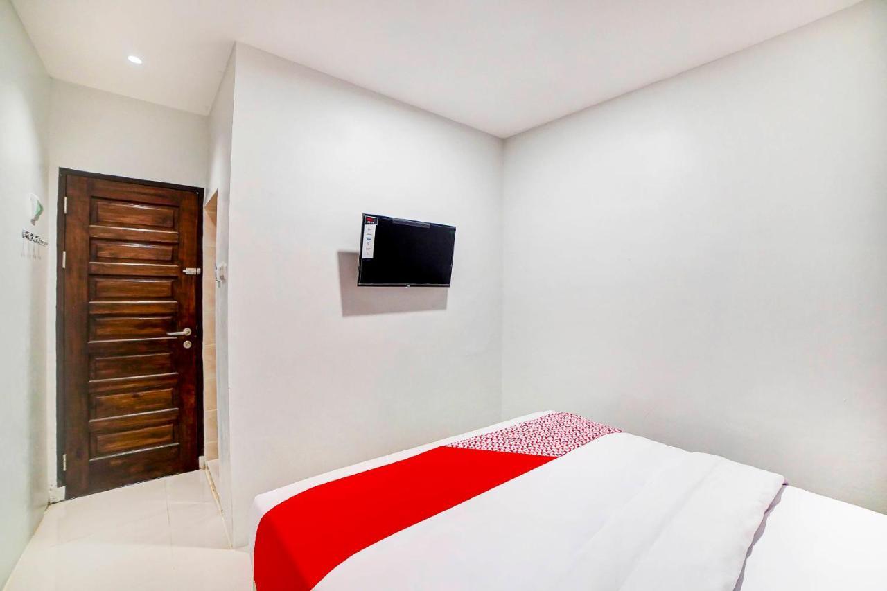 Oyo 91211 Mega Comfort Guest House Medan Dış mekan fotoğraf