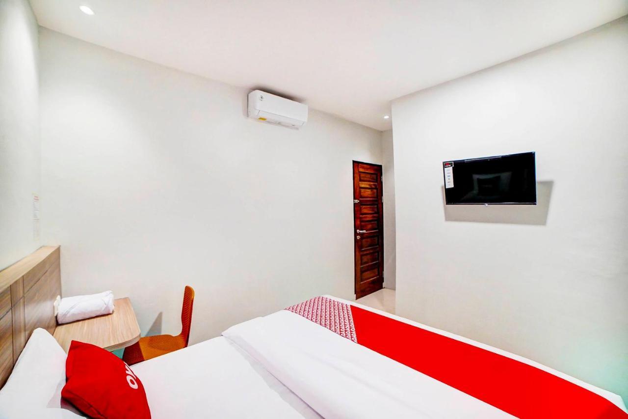Oyo 91211 Mega Comfort Guest House Medan Dış mekan fotoğraf